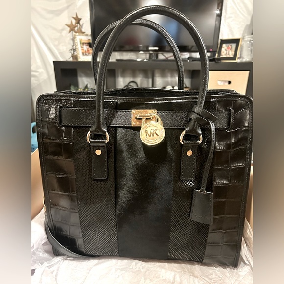 Michael Kors Handbags - Michael Kors Hamilton tote